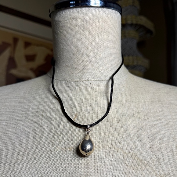 Vintage SXI 925 Italy Sterling Silver Teardrop Pendant Black Cord Necklace - Picture 3 of 13